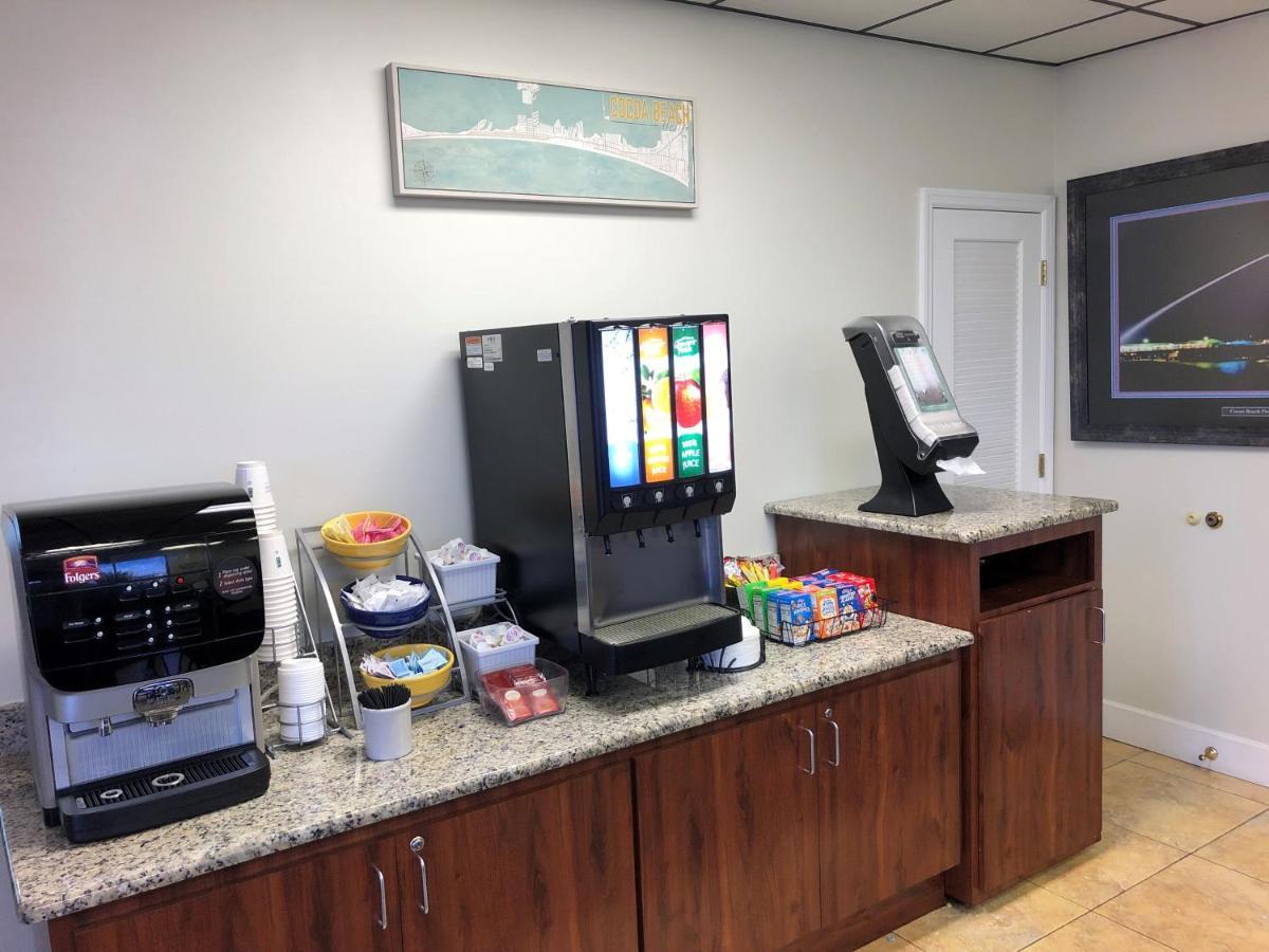 Days Inn By Wyndham Cocoa Beach Port Canaveral Zewnętrze zdjęcie