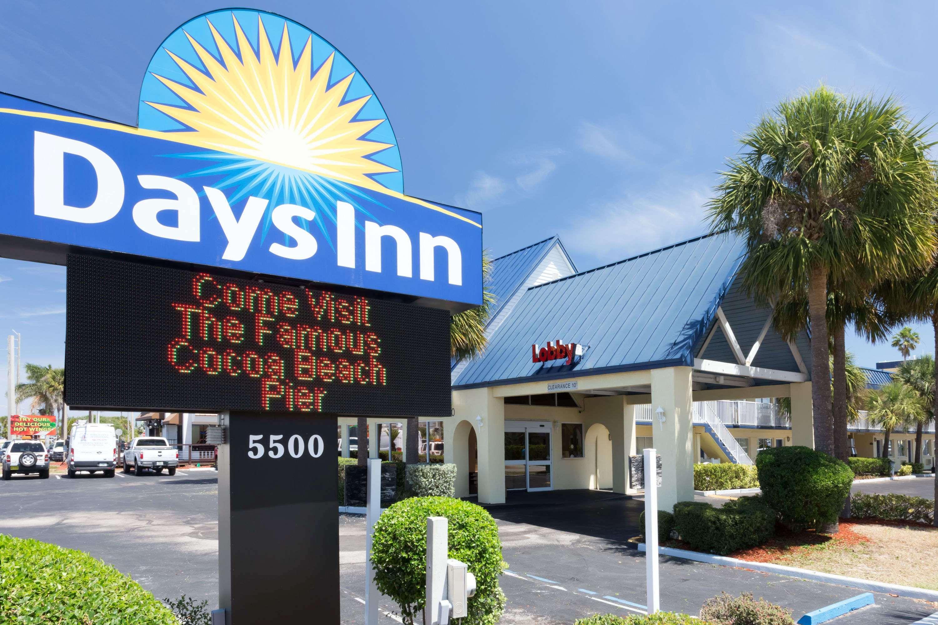 Days Inn By Wyndham Cocoa Beach Port Canaveral Zewnętrze zdjęcie