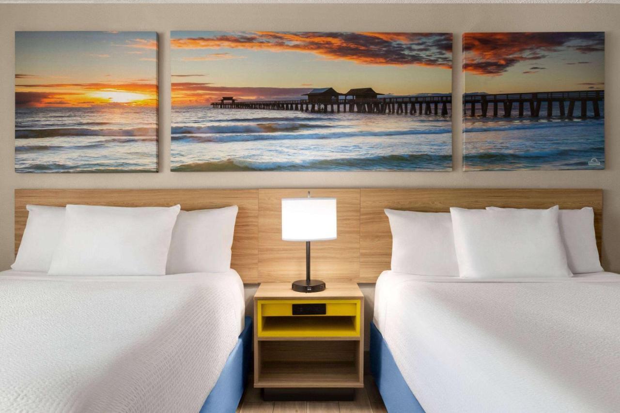 Days Inn By Wyndham Cocoa Beach Port Canaveral Zewnętrze zdjęcie