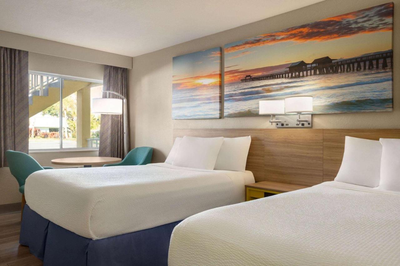 Days Inn By Wyndham Cocoa Beach Port Canaveral Zewnętrze zdjęcie