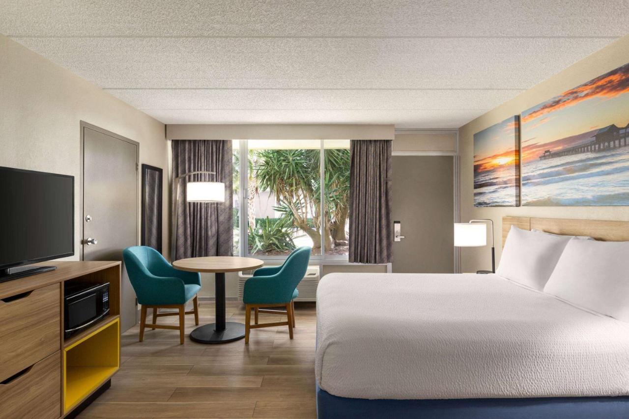 Days Inn By Wyndham Cocoa Beach Port Canaveral Zewnętrze zdjęcie