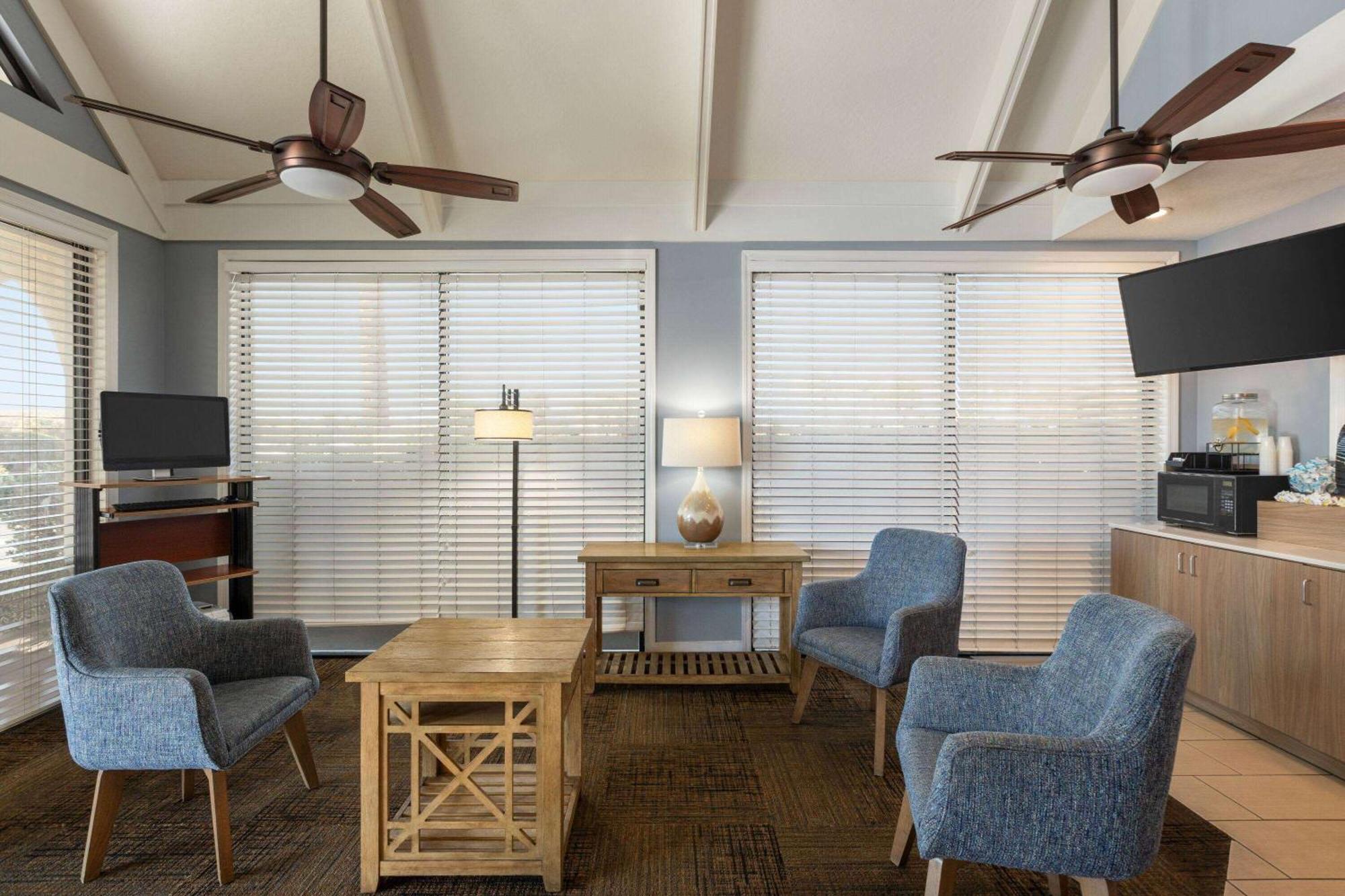 Days Inn By Wyndham Cocoa Beach Port Canaveral Zewnętrze zdjęcie