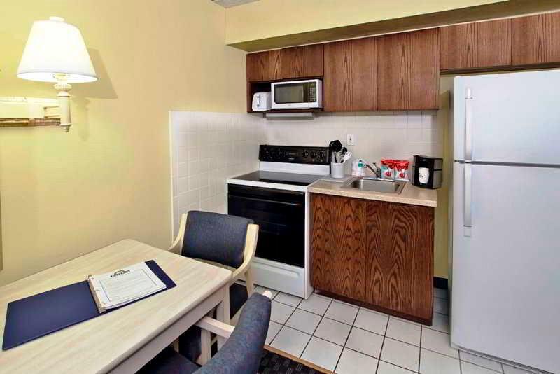 Days Inn By Wyndham Cocoa Beach Port Canaveral Zewnętrze zdjęcie